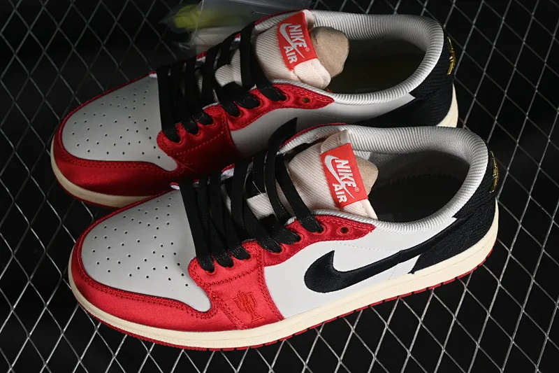 All categories Air Jordan Jordan series basketball shoes Air Jordan 1 Low Z version Trophy Room x Jordan 1 Low OG "Away" AJ1 Joe 1 black and red low-top cultural casual sneakers FN0432-100